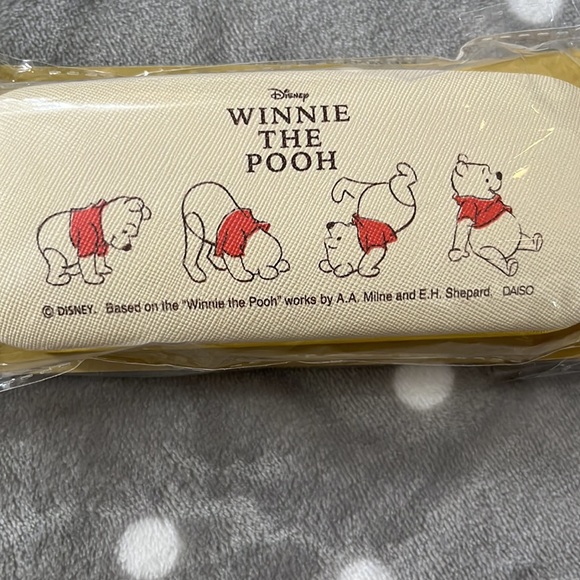 Disney Winnie The Pooh Glasses/Sunglasses Case - Picture 3 of 7
